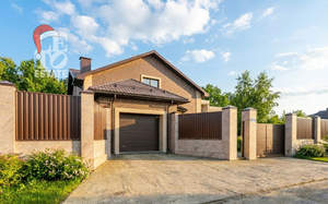 Дом 315м&sup2;, 2-этажный, участок 10 сот.  