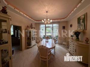 Коттедж 490м², 3-этажный, участок 17 сот.  