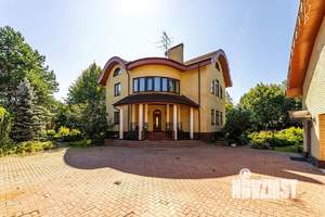 Дом 750м², 2-этажный, участок 27 сот.  