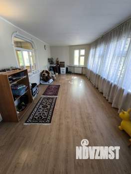 Коттедж 398м², 3-этажный, участок 12 сот.  