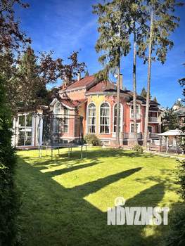 Коттедж 1100м², 3-этажный, участок 25 сот.  