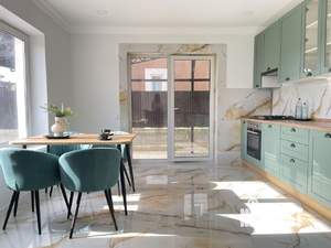 Коттедж 240м², 3-этажный, участок 8 сот.  