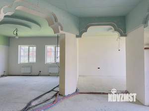 Дом 270м², 2-этажный, участок 6 сот.  