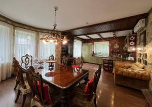 Дом 241м², 3-этажный, участок 869 сот.  