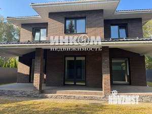 Дом 261м², 2-этажный, участок 6 сот.  