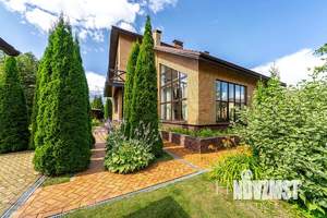 Дом 470м², 2-этажный, участок 15 сот.  
