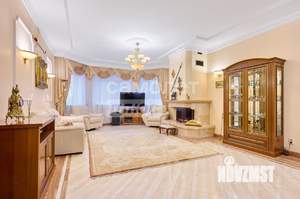 Дача 379м², 4-этажный, участок 17 сот.  