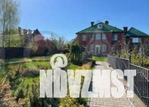 Дом 429м&sup2;, 3-этажный, участок 13 сот.  