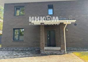 Дом 261м², 2-этажный, участок 6 сот.  