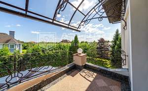 Дом 1350м², 2-этажный, участок 50 сот.  