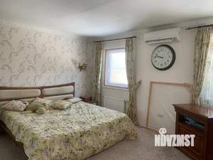 Дом 350м², 3-этажный, участок 25 сот.  