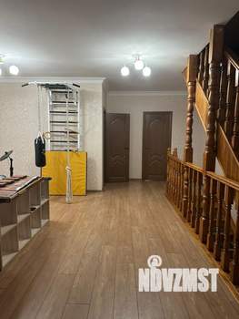 Дом 225м², 3-этажный, участок 3 сот.  