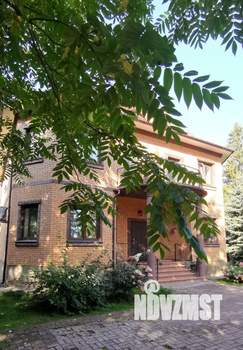 Коттедж 390м², 3-этажный, участок 12 сот.  