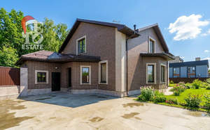 Дом 315м&sup2;, 2-этажный, участок 10 сот.  