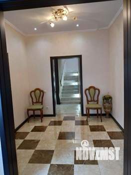 Коттедж 320м&sup2;, 2-этажный, участок 8 сот.  