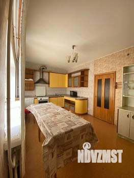 Дом 375м², 3-этажный, участок 25 сот.  