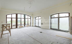 Дом 1272м², 2-этажный, участок 50 сот.  