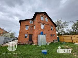 Коттедж 242м², 3-этажный, участок 13 сот.  