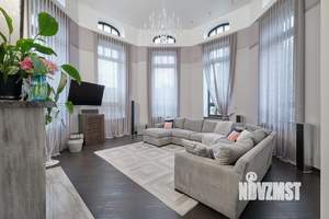 Коттедж 357м², 4-этажный, участок 18 сот.  