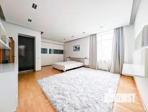 Дом 644м&sup2;, 4-этажный, участок 19 сот.  