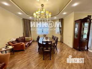 Дом 250м&sup2;, 3-этажный, участок 10 сот.  