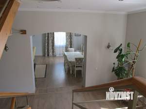 Дом 360м², 5-этажный, участок 8 сот.  