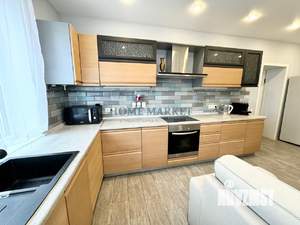 Дом 220м², 2-этажный, участок 9 сот.  