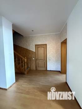 Дом 614м², 3-этажный, участок 10 сот.  