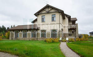 Дом 1272м², 2-этажный, участок 50 сот.  