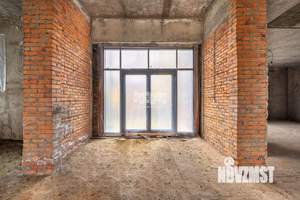 Дом 700м², 2-этажный, участок 25 сот.  