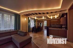 Коттедж 320м², 2-этажный, участок 6 сот.  