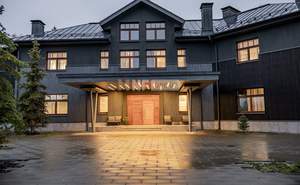 Дом 1000м&sup2;, 2-этажный, участок 100 сот.  