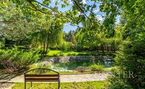 Дом 1350м², 3-этажный, участок 50 сот.  