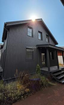 Дом 200м², 2-этажный, участок 10 сот.  