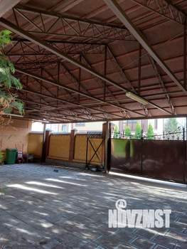 Коттедж 365м&sup2;, 3-этажный, участок 17 сот.  