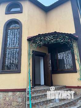 Коттедж 300м², 2-этажный, участок 6 сот.  