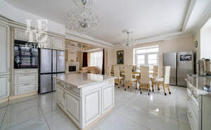 Дом 1110м², 4-этажный, участок 26 сот.  