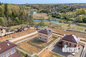 Дом 240м&sup2;, 3-этажный, участок 10 сот.  