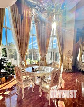 Коттедж 1100м², 3-этажный, участок 25 сот.  