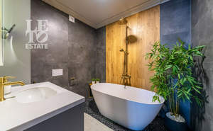 Дом 210м², 3-этажный, участок 4 сот.  