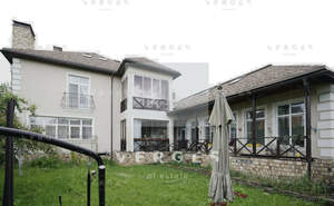 Дом 550м², 3-этажный, участок 14 сот.  