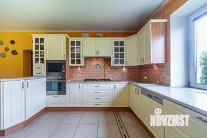 Дом 286м², 2-этажный, участок 24 сот.  