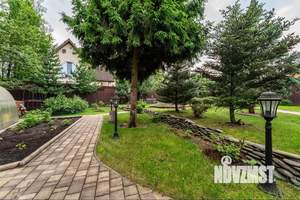 Дом 250м², 3-этажный, участок 9 сот.  