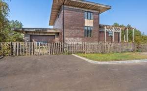 Дом 700м², 2-этажный, участок 25 сот.  