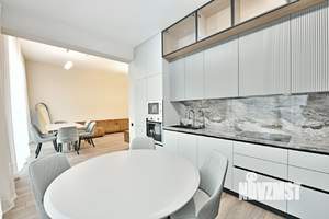 Коттедж 350м², 2-этажный, участок 9 сот.  