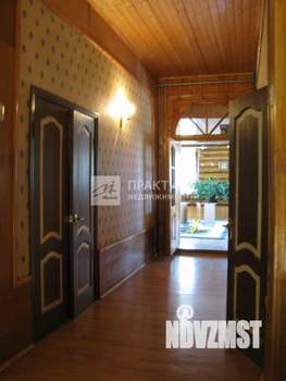 Дом 669м², 2-этажный, участок 10 сот.  