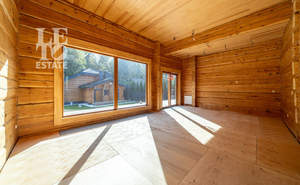 Дом 1106м&sup2;, 3-этажный, участок 31 сот.  