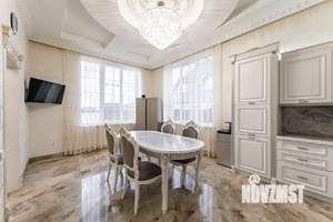 Дом 250м², 3-этажный, участок 8 сот.  
