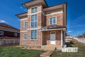 Дом 240м&sup2;, 3-этажный, участок 10 сот.  