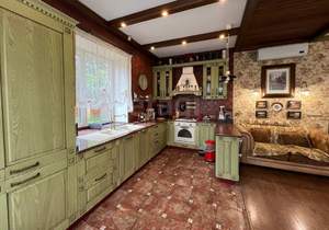 Дом 241м², 3-этажный, участок 869 сот.  